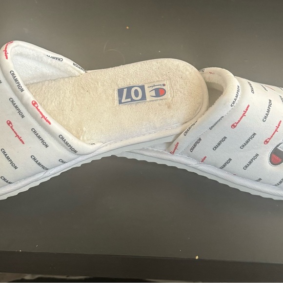 Slippers - Picture 3 of 4